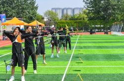 开云平台-包含射箭比赛实况报道：射手姿态扎实赢得掌声的词条