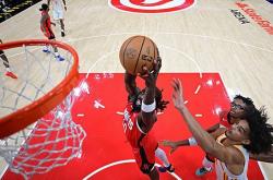 开云APP-火箭逆转美国男篮，哈里斯高光表现