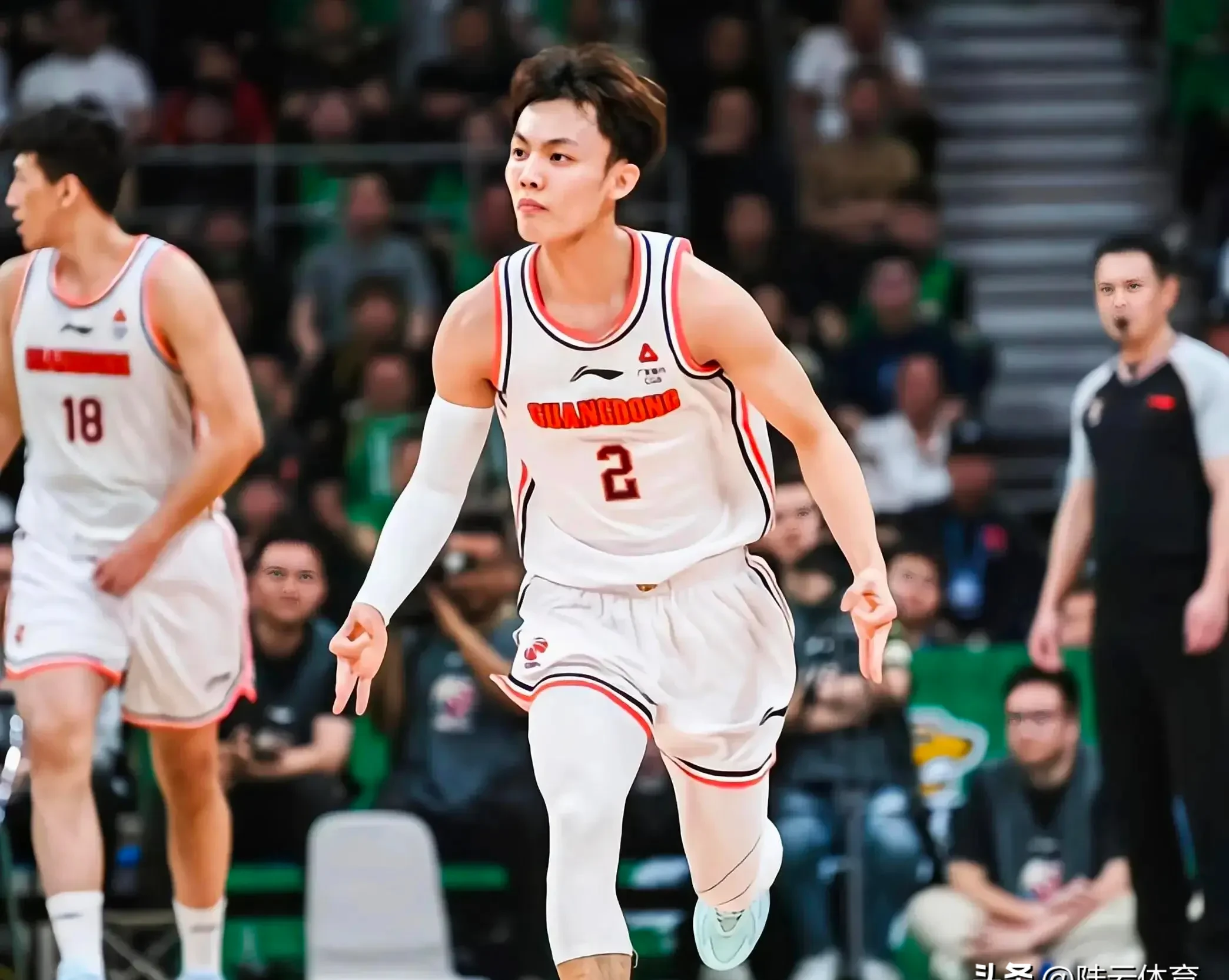 关于CBA球员合练备战新赛季,誓取辉煌成就的信息 关于CBA球员合练备战新赛季,誓取辉煌成就的信息