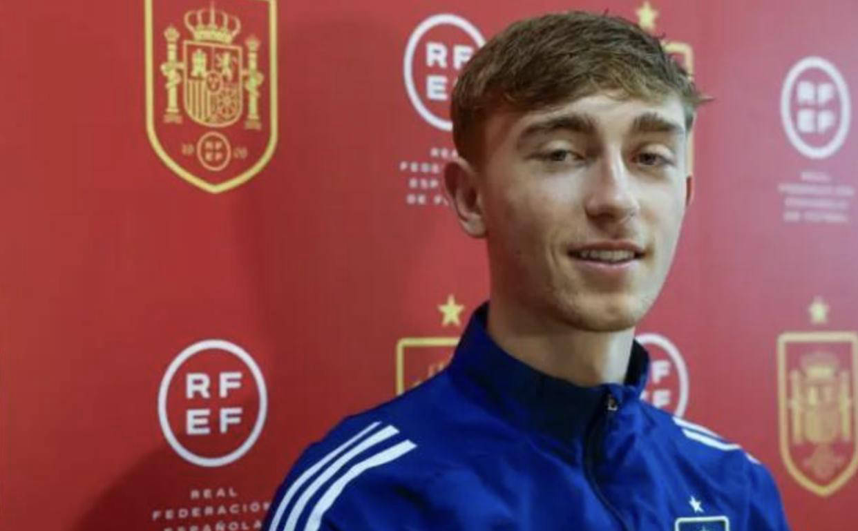 关于西班牙队面临困难，球员们尽力应对的信息