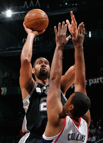 包含老鹰击败马刺实现突破，全队欢腾庆贺的词条