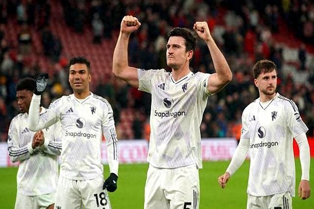 曼联连胜四场重返英超前四利物浦皇马全输球的简单介绍