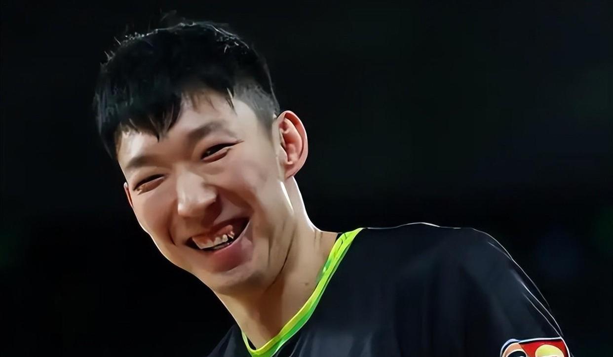 周琦表现抢眼，助力球队赢得胜利的简单介绍