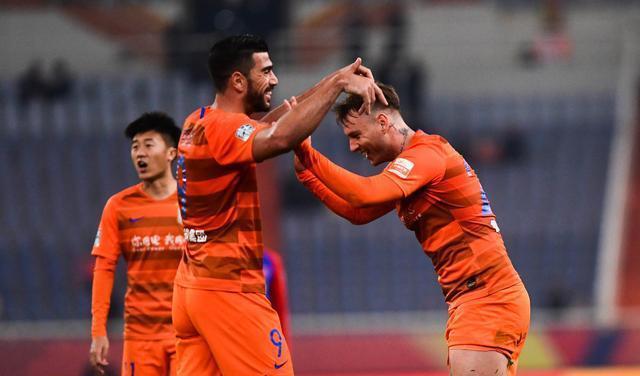 包含山东鲁能主场不敌天津泰达，失去领头羊位置的词条