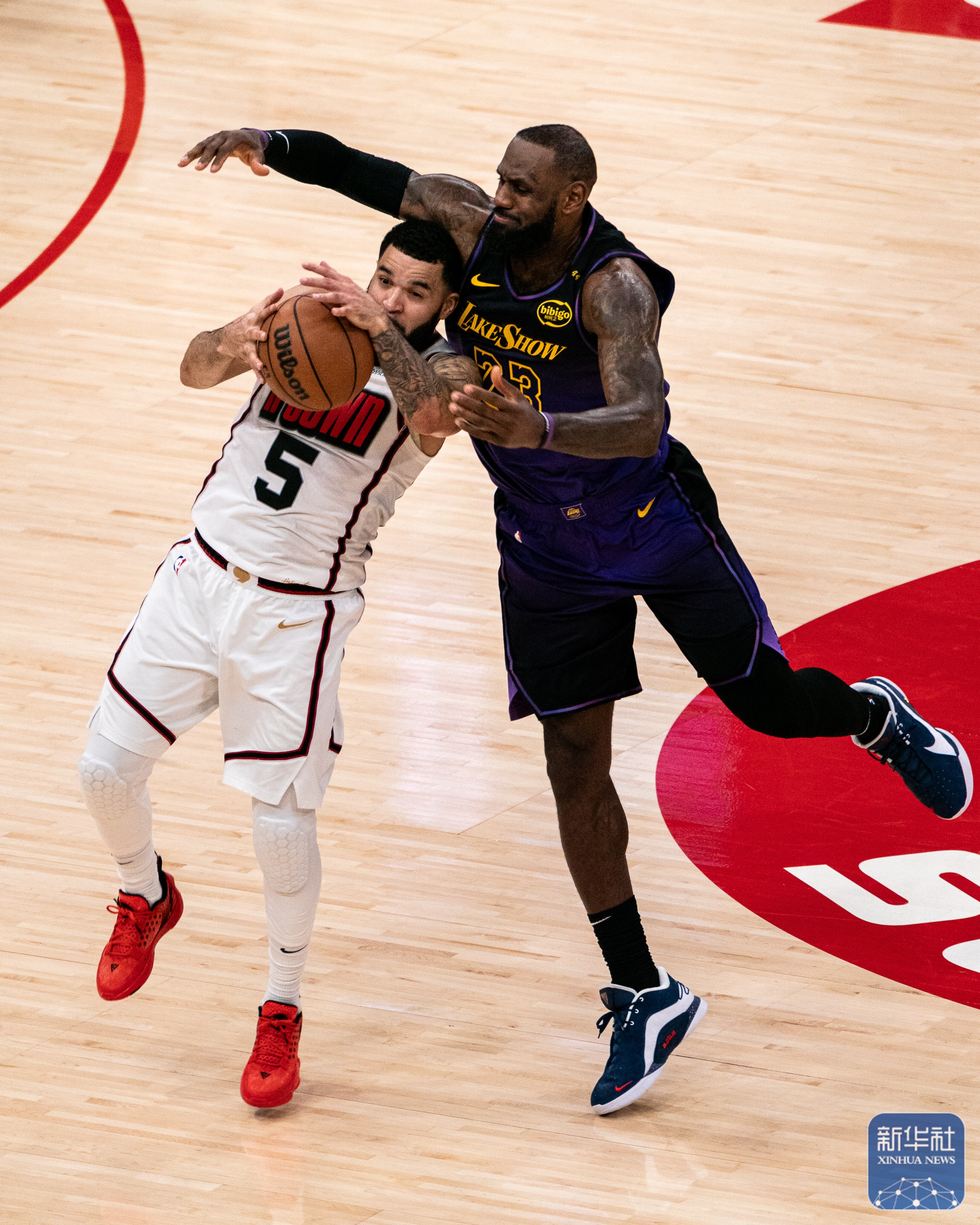 关于实力火热挑战强敌，篮球场上一战成名的信息