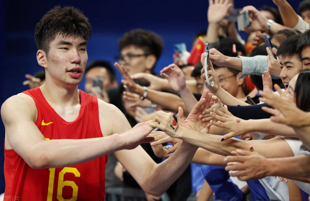 浙江男篮青年队员崭露头角,成为球队的新希望 浙江男篮青年队员崭露头角,成为球队的新希望