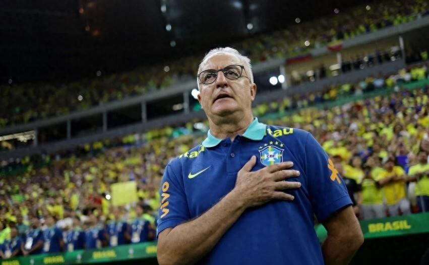 阿根廷国家队主教练换帅，球员反应不一的简单介绍