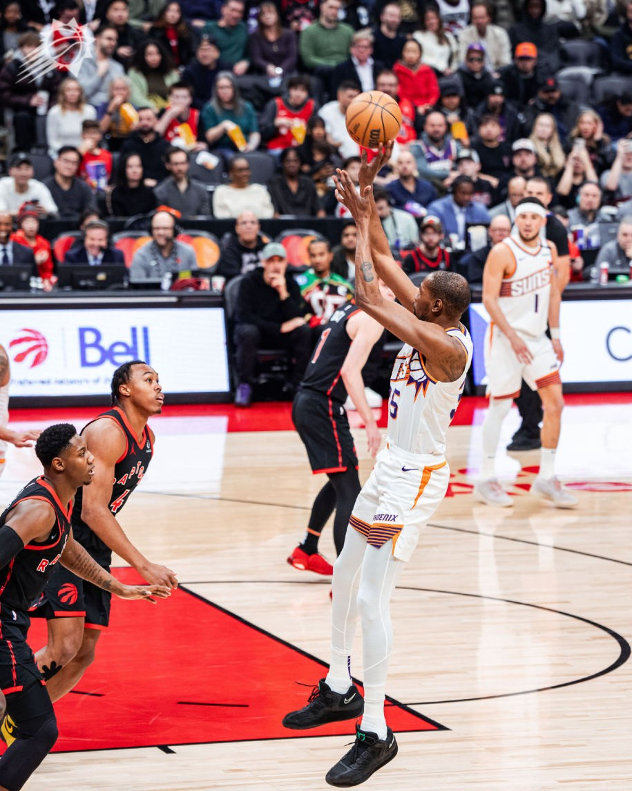 鹈鹕绝杀猛龙，库里扛起全队