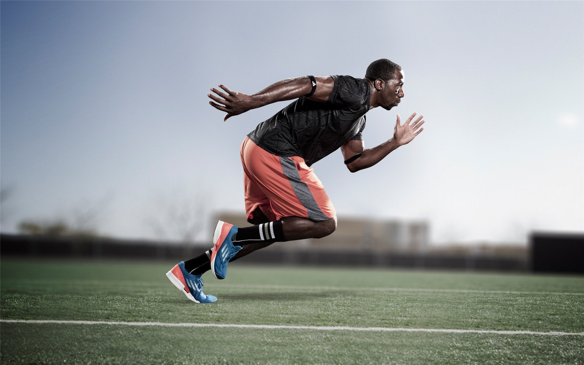 突尼斯单节拉开乌克兰，穆勒成为关键先生