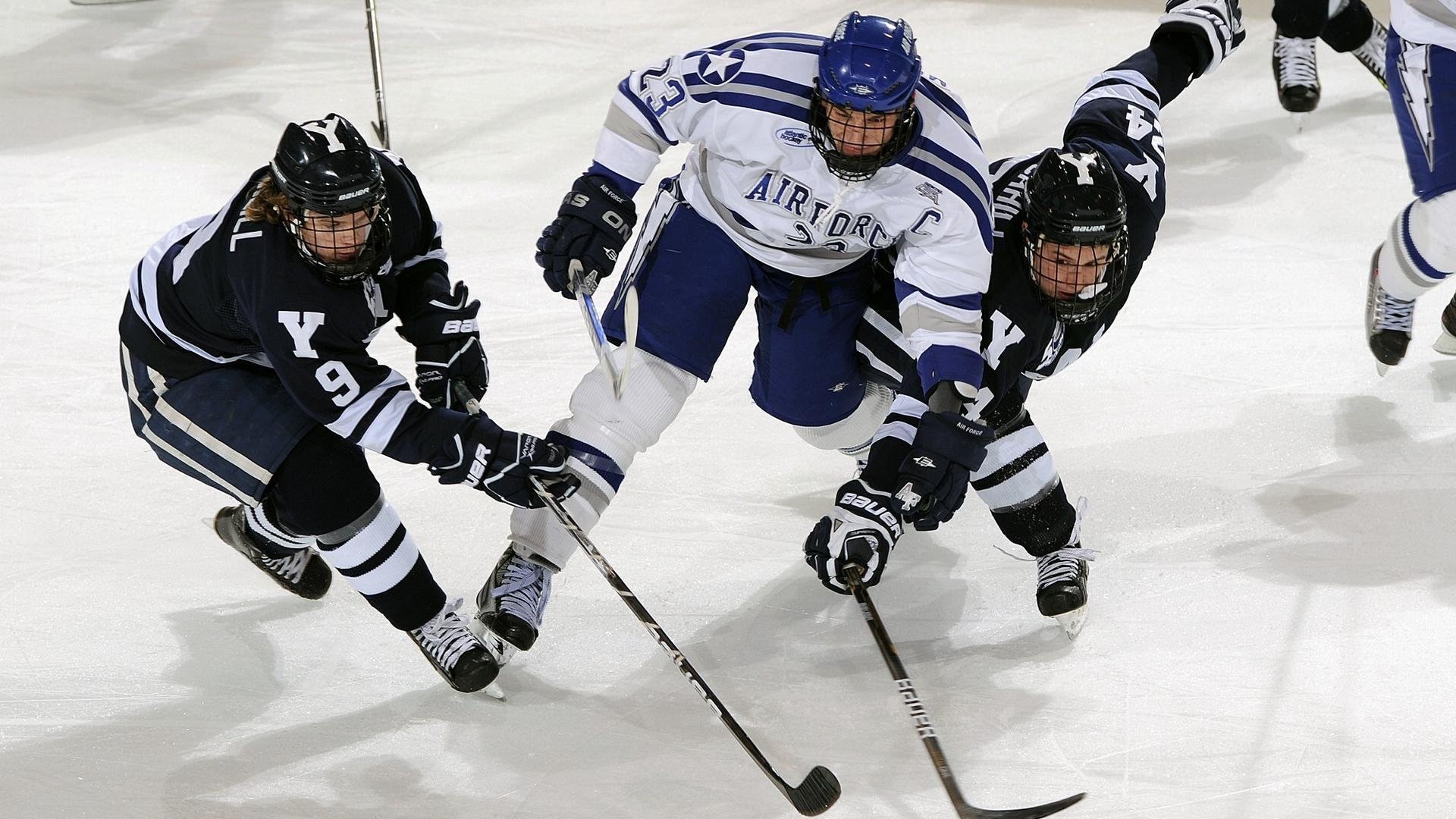 王权更迭之夜，詹姆斯关键先生加冕，国王碾压老鹰诠释新时代