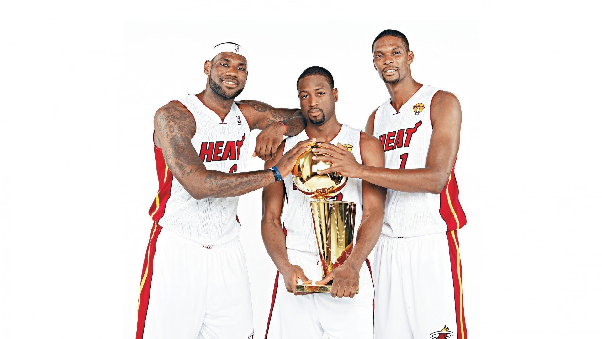 血脉与荣耀的碰撞，欧冠决赛之夜，喀麦隆精神如何点燃波兰铁骑的逆袭之战